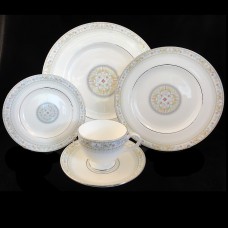 GRIFFONS by Wedgwood 5 Piece Place Setting