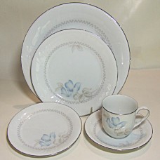 BLUE ORIENT by Noritake 5 Piece Place Setting