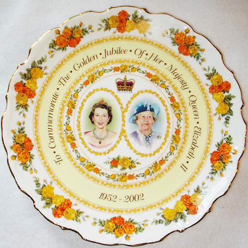Queen Elizabeth II Golden Jubilee PLATE 9" Diameter Royal Albert NEW NEVER SOLD
