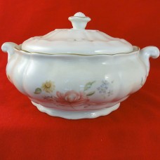 Royal Doulton Ashbourne Covered Vegetable 