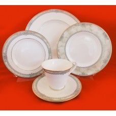 Royal Doulton Isabella 5 Piece Place Setting