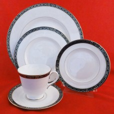 Royal Worcester Mountbatten Cobalt 5 Piece Place Setting
