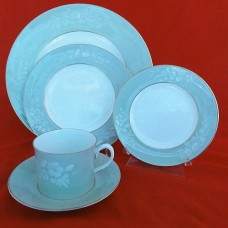 Royal Worcester Sheraton 5 Piece Place Setting