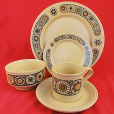 Staffordshire Kiln Craft BACCHUS 5 Piece Setting with soup Staffordshire Kiln Craft BACCHUS 5 Piece Setting with soup