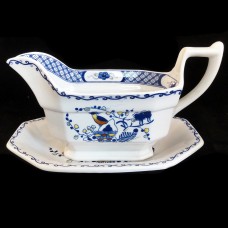 VOLENDAM by Wedgwood Gravy Boat & Stand