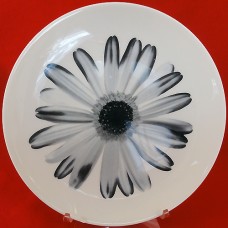 Wedgwood Bloomers Night & Day Black Gerbar Lily  8" 