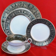 Wedgwood Florentine Green 5 Piece Place Setting Peony Shape