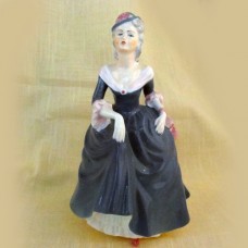 Coalport Regina 7.5" tall Ladies of Fashion