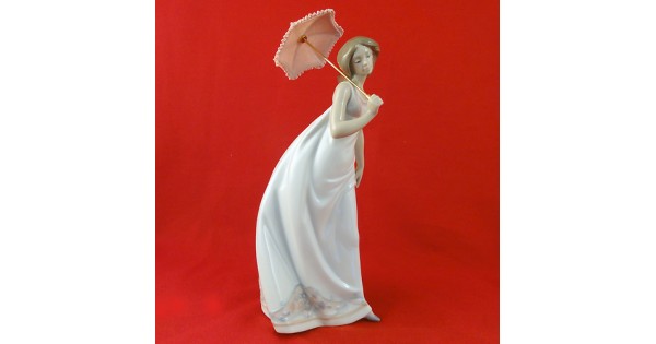 Lladro Afternoon Promenade 07636 9.5
