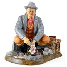 Royal Doulton Bon Appetite 6" tall HN2444