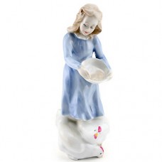 Royal Doulton Country Girl HN3051