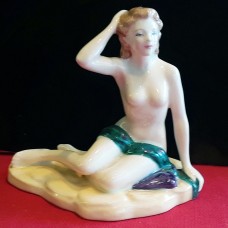 Royal Doulton Summer's Darling HN 4401 4.25" tall