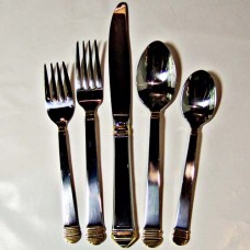 INTERNATIONAL RHYTHM GOLD 5 Piece Place Setting 